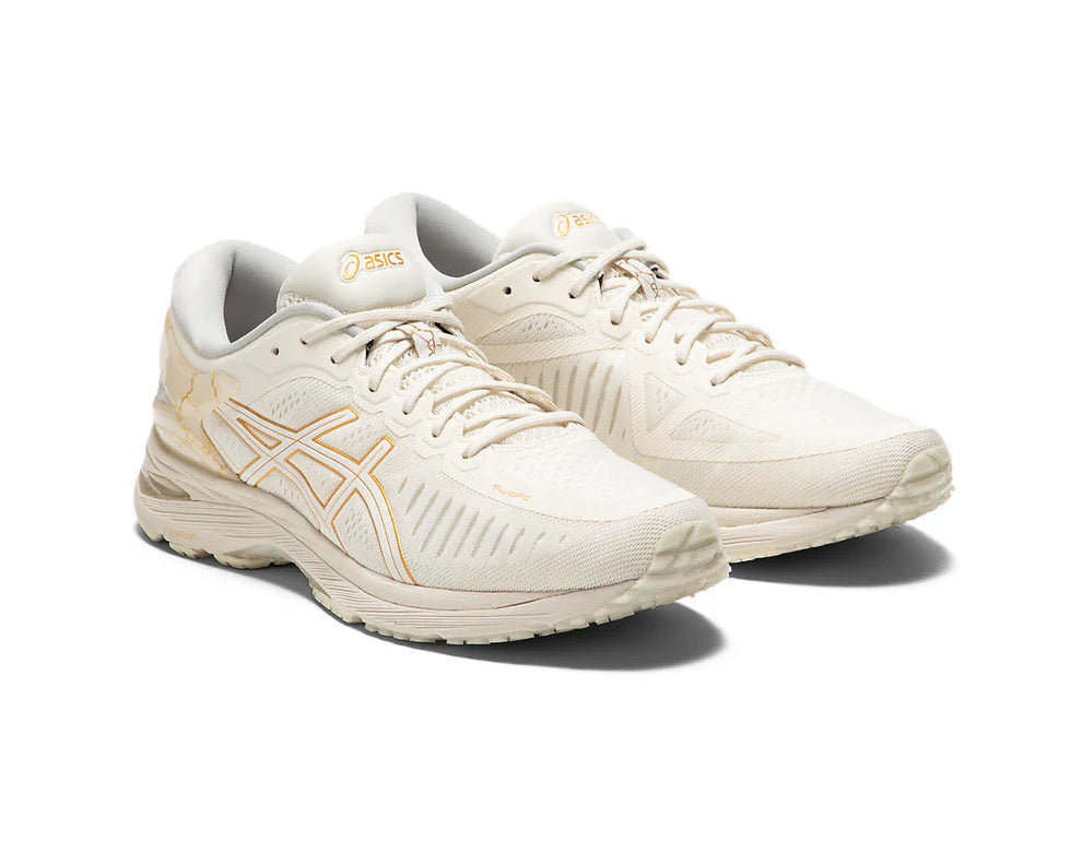 Маратонки ASICS MetaRun White/Golden (модел 1011B294-100)