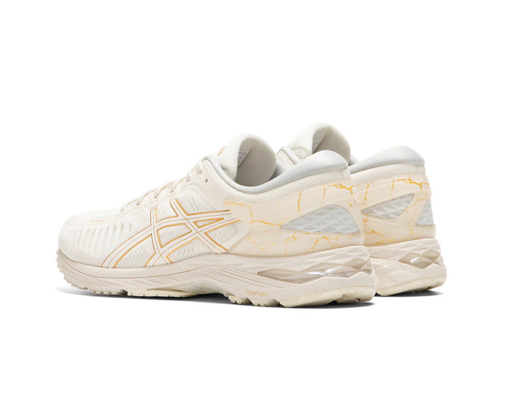 Маратонки ASICS MetaRun White/Golden (модел 1011B294-100)